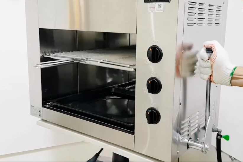 Bếp nướng công nghiệp Rinnai Rsg-35n dùng gas