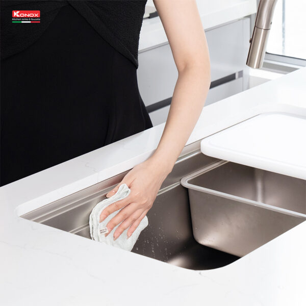 Chậu rửa bát chống xước Konox KN8347SU Dekor