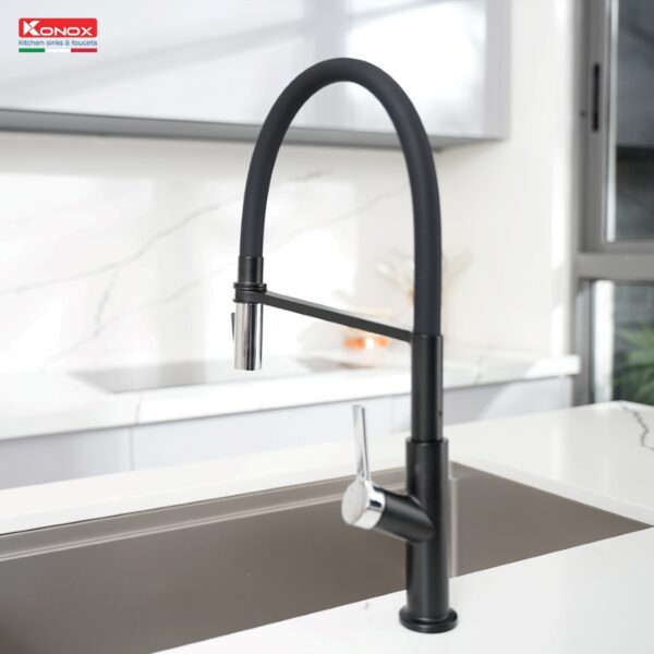 Vòi rửa bát thân mềm Konox Tema Black