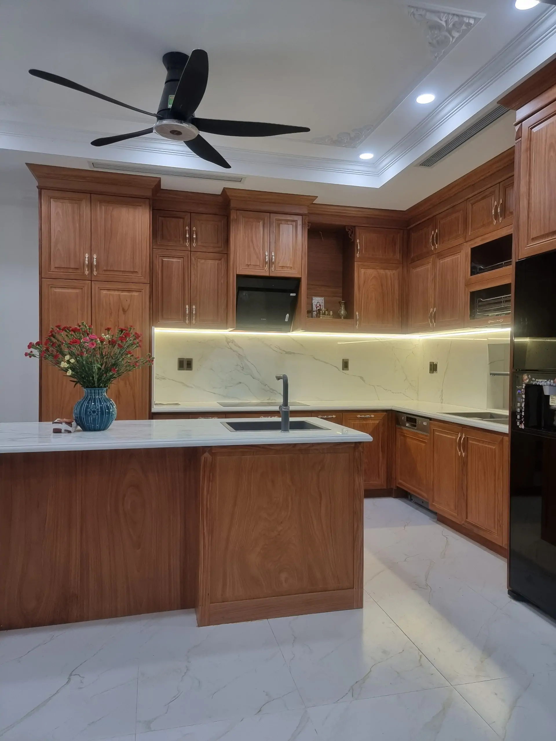 Tủ Bếp Gỗ Tự Nhiên 8